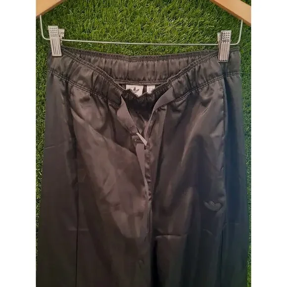 NWT Adidas Originals Women's Satin Cargo Pants HF2098 Black Wide Leg Baggy S - Picture 3 of 12